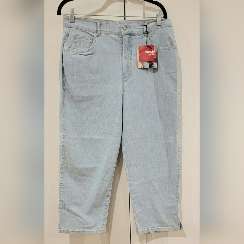 NWT GLORIA VANDERBILT STRETCH CAPRI JEANS SIZE 12